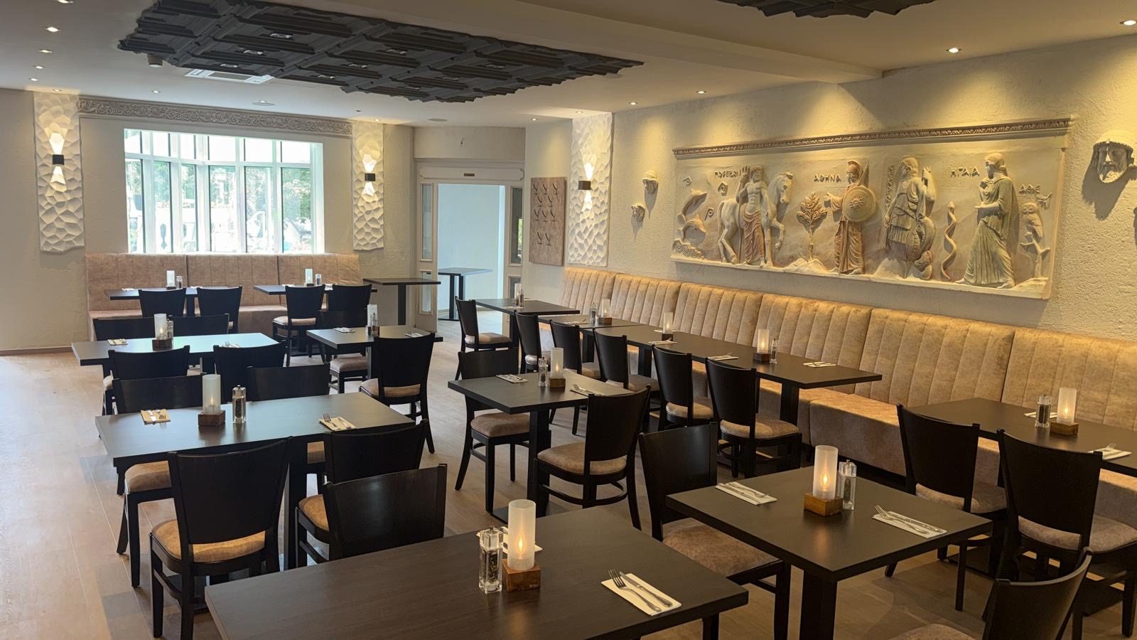 Griechischer Speiseraum im Restaurant Hellas Weinheim